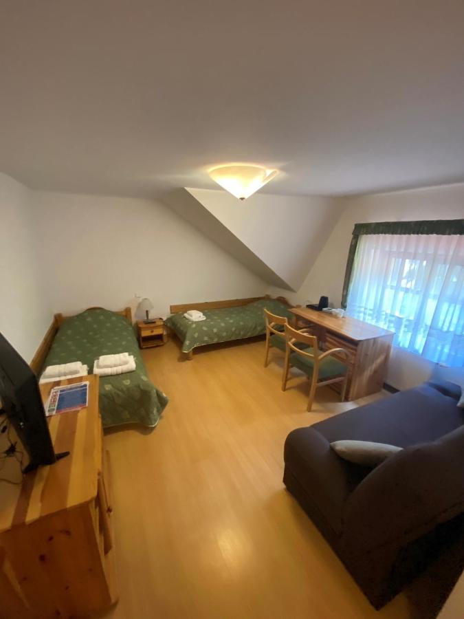 Osrodek Wrzosowa Gora - Pokoje Ruciane-Nida Exteriör bild