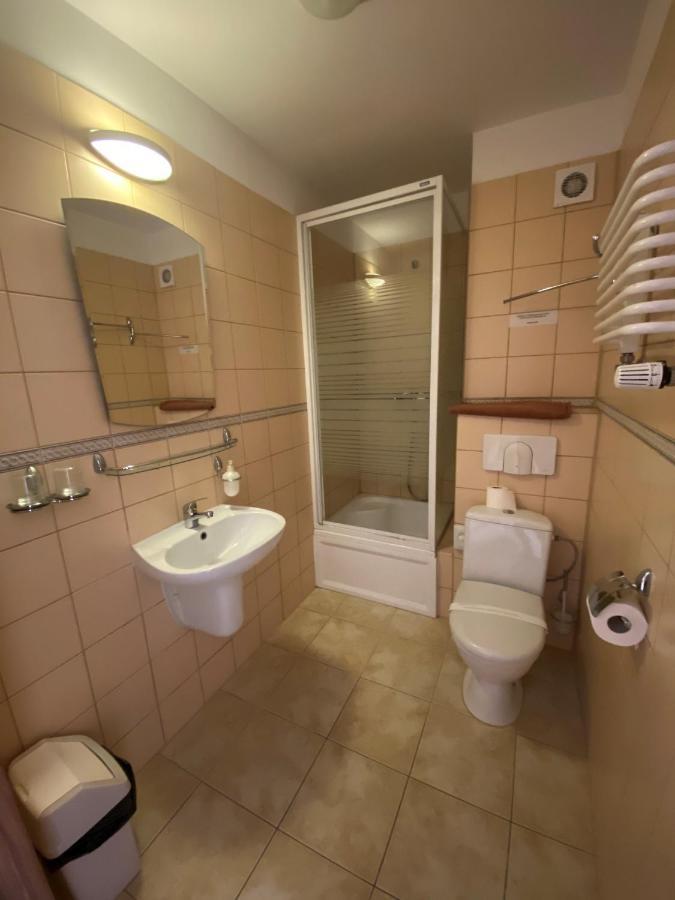 Osrodek Wrzosowa Gora - Pokoje Ruciane-Nida Exteriör bild